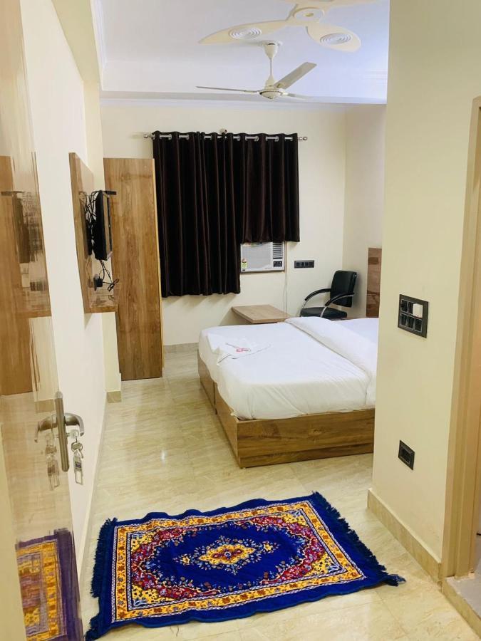 Hotel Shri Ram Nuova Delhi Esterno foto